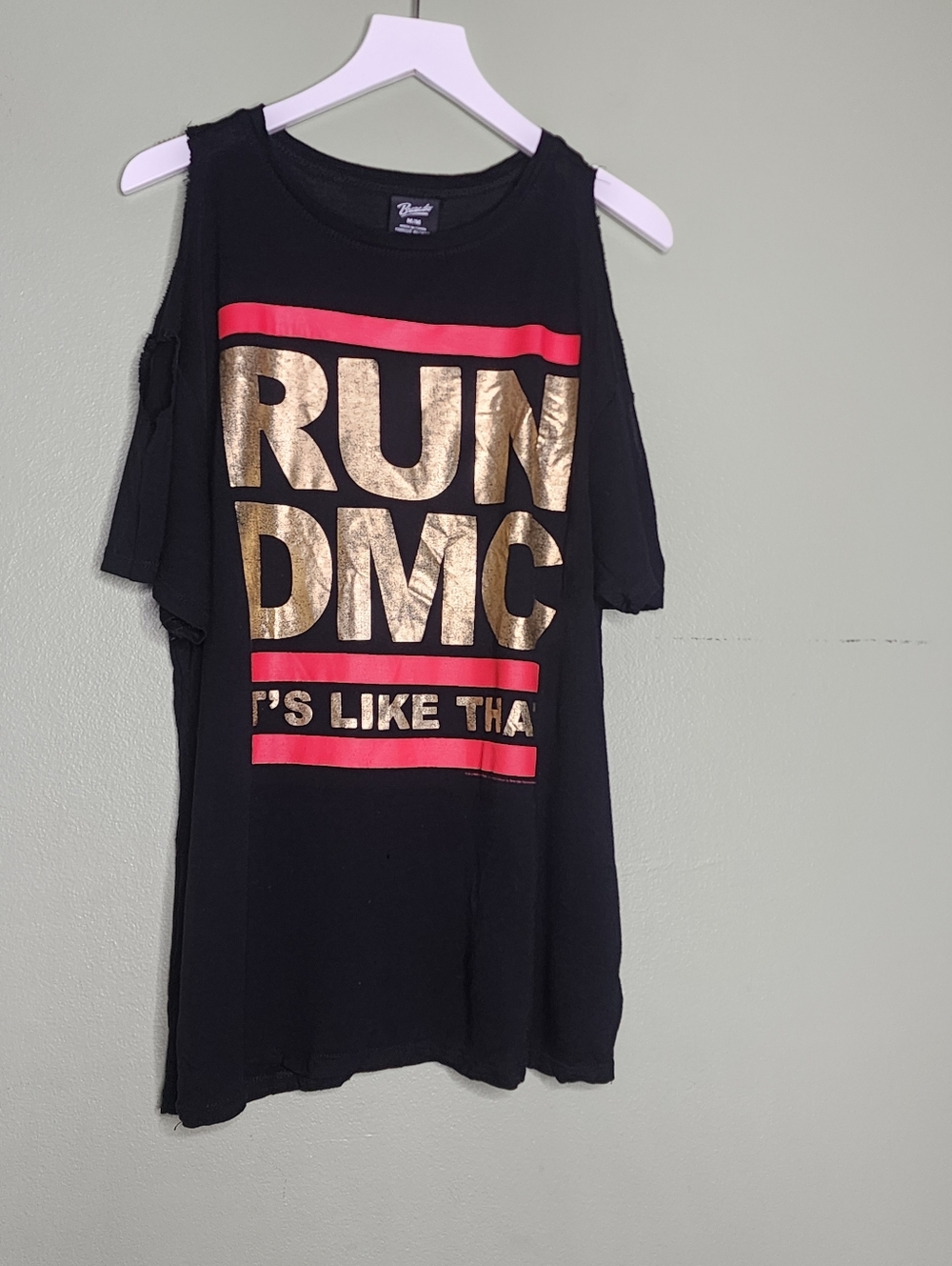 Bravado Women's Black Cold-Shoulder Tee Graphic Run DMC Logo Rap 80s Hip Hop M